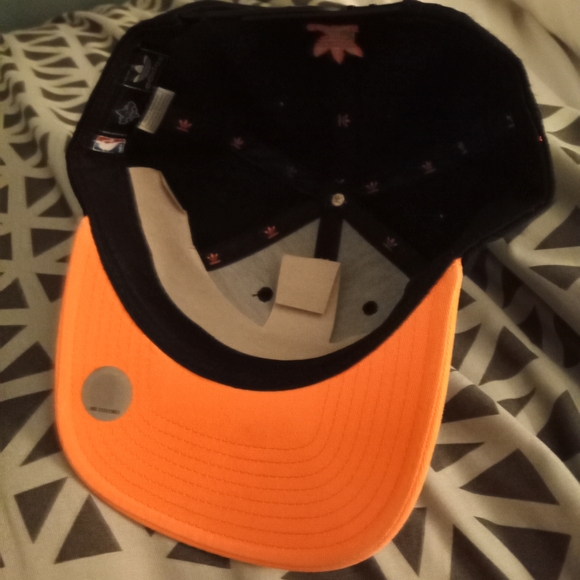 New Orleans Hornets Adjustable Snapback - Picture 2 of 3